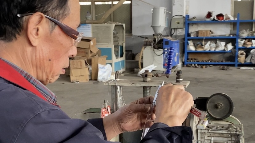 20年资深老师傅把优越的TPU软管呈现您的手中！