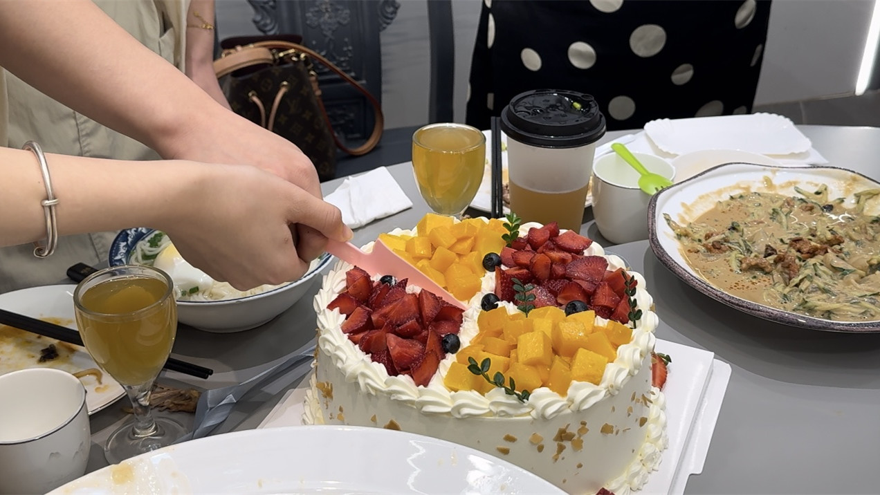 欢乐同聚，共庆生辰——[山实橡塑]员工生日活动纪