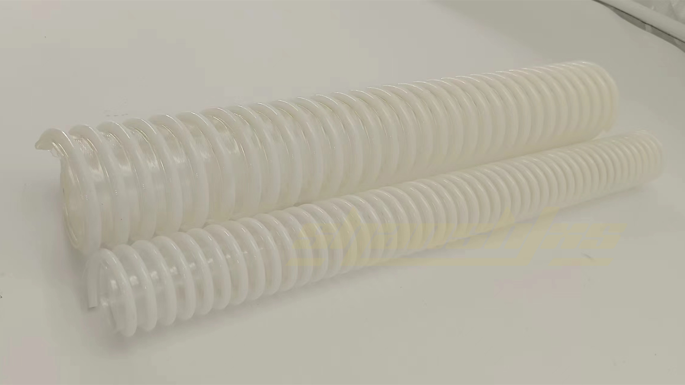 PU塑筋软管内壁光滑，附有弹性