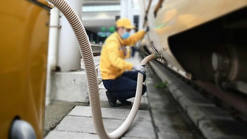 高铁吸污管